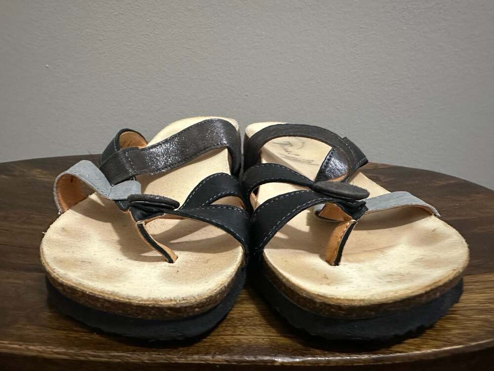 Think! 'Julia' Sandal size 40  B1